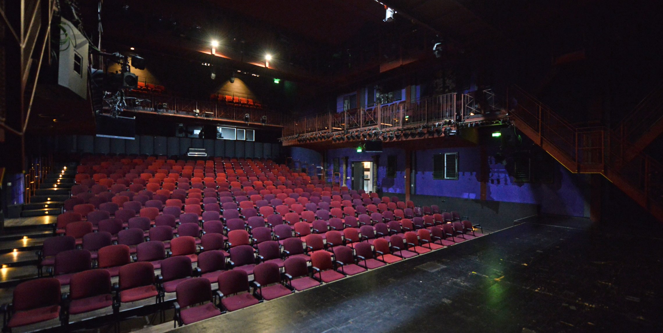 Theatersaal mit Sitzplätzen